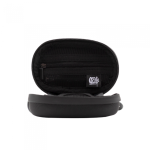 Estuche pequeño Ozeta color negro, acolchado, ideal para transporte seguro y discreto de accesorios personales.