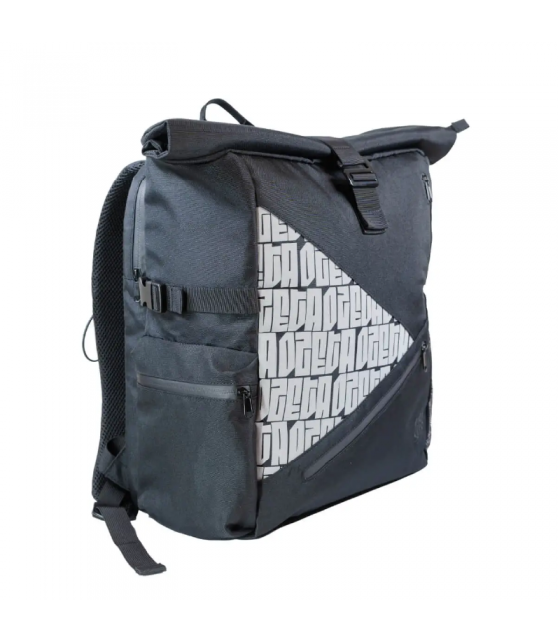 Mochila Ozeta Roll Up negra, térmica, acolchada y expandible. Ideal para transportar con estilo y sin aromas.