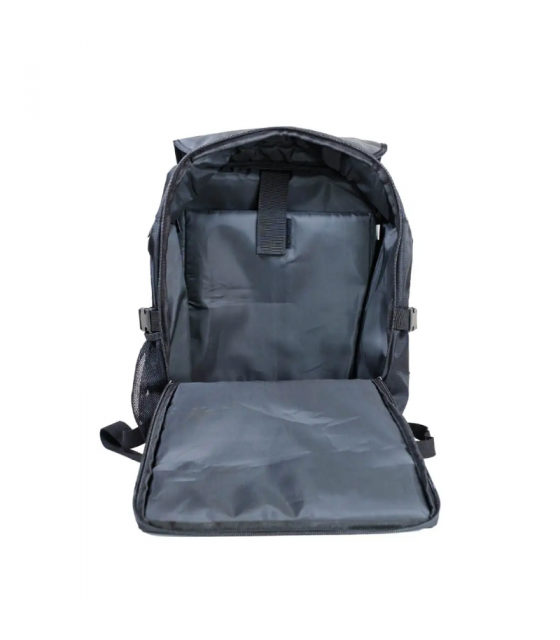 Mochila Ozeta Slim negra, perfil delgado, acolchada y urbana. Ideal para llevar lo esencial con estilo y protección.